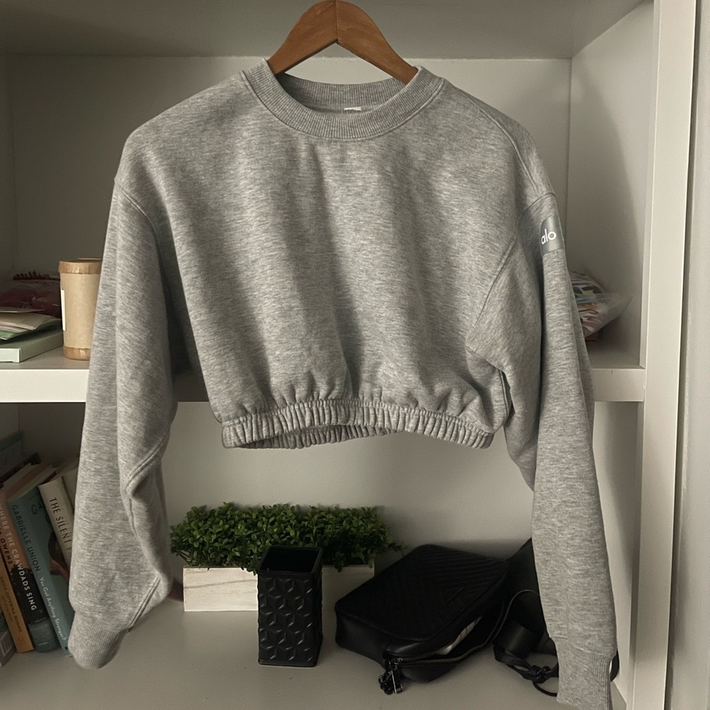 Alo cropped sweater!